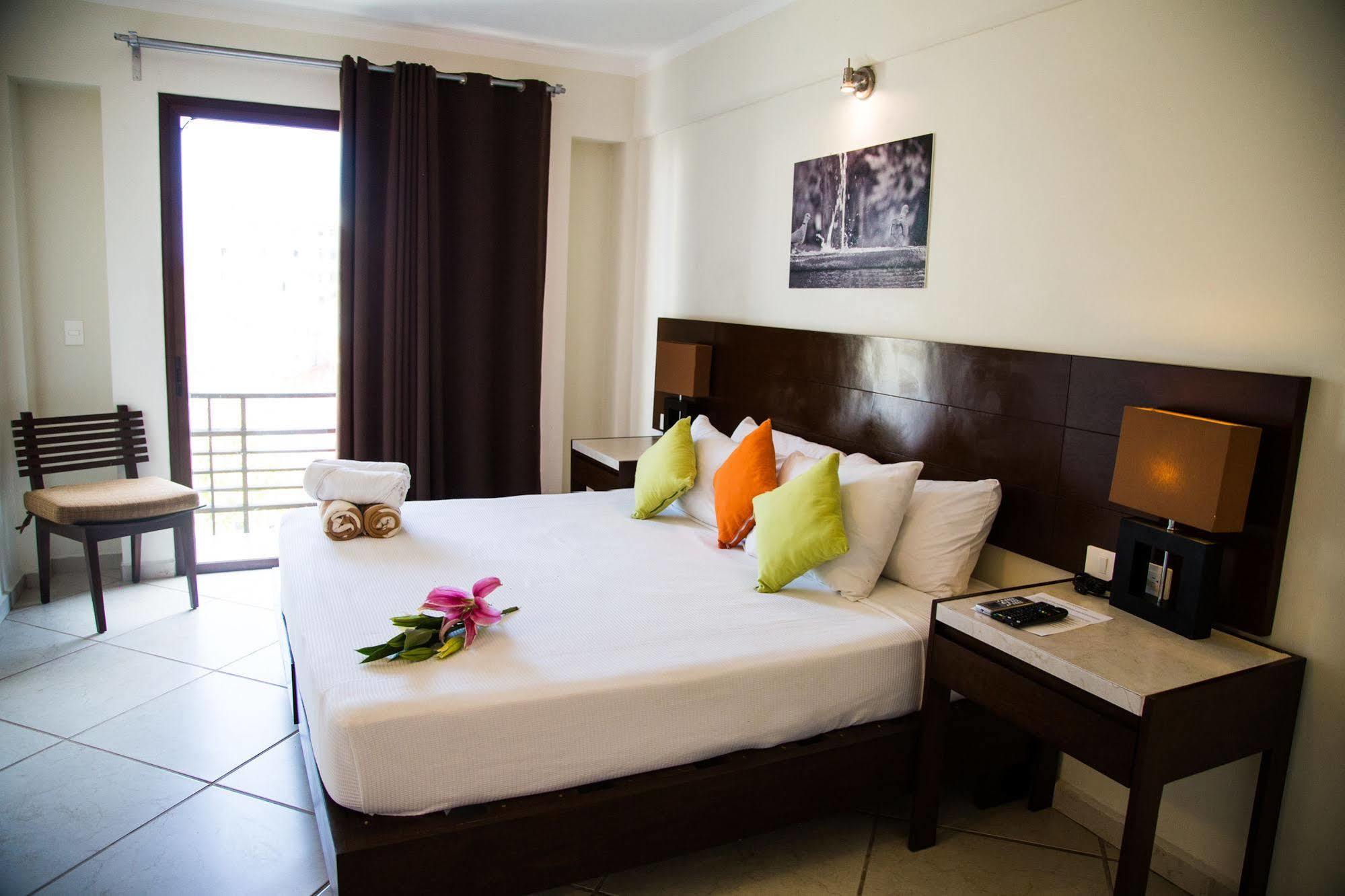 La Galeria By Bunik Hotel Playa del Carmen Ngoại thất bức ảnh